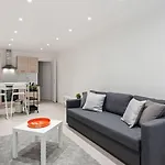Apartment Aura By Halldis *