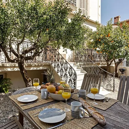 Aura By Halldis Appartement